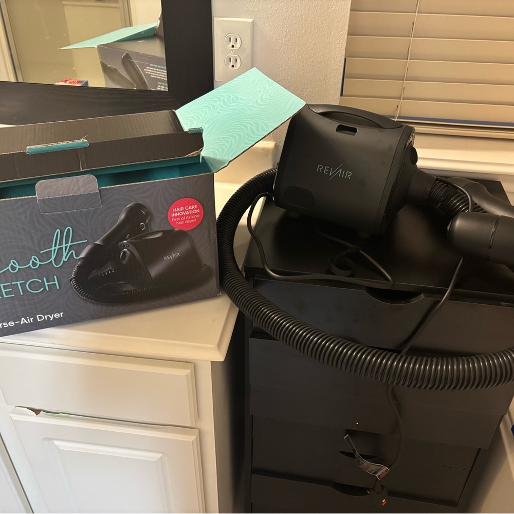 Black Reverse-Air Dryer
